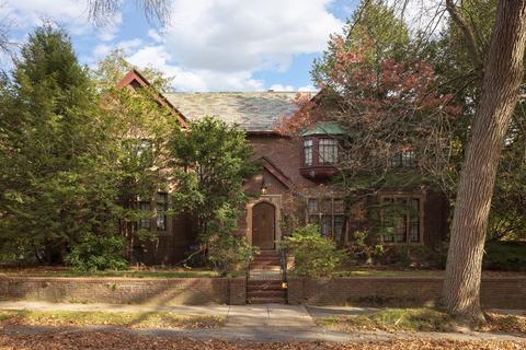 27 Chilton St, Brookline, MA 02446 photo 1