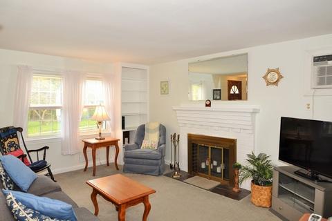 23 Sunset Dr, Beverly, MA 01915 photo 3
