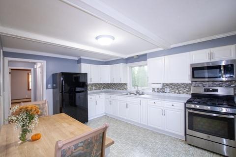 146 Davis St, Springfield, MA 01104 photo 8