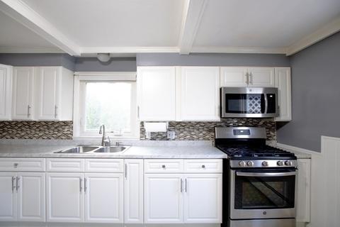 146 Davis St, Springfield, MA 01104 photo 9