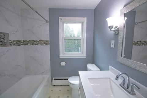 146 Davis St, Springfield, MA 01104 photo 5