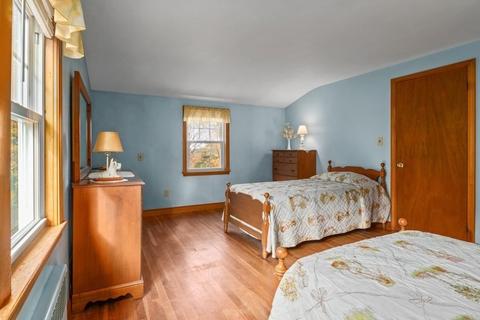 29 Irving Dr, Walpole, MA 02081 photo 13