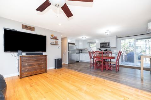 247 Hanson Dr, Springfield, MA 01128 photo 5