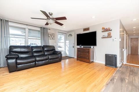247 Hanson Dr, Springfield, MA 01128 photo 4