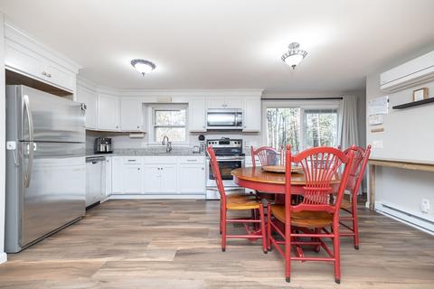 247 Hanson Dr, Springfield, MA 01128 photo 11