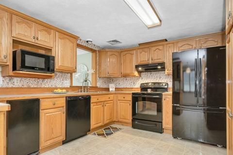 114 Hanscom Ave, Reading, MA 01867 photo 5