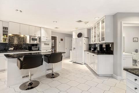 14 Weathervane Rd, Canton, MA 02021 photo 12