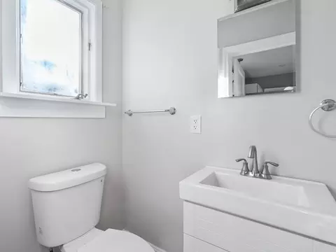 889 Pearce St, Fall River, MA 02720 photo 8