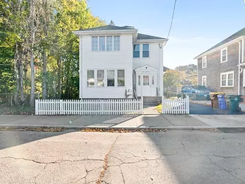 889 Pearce St, Fall River, MA 02720 photo 1