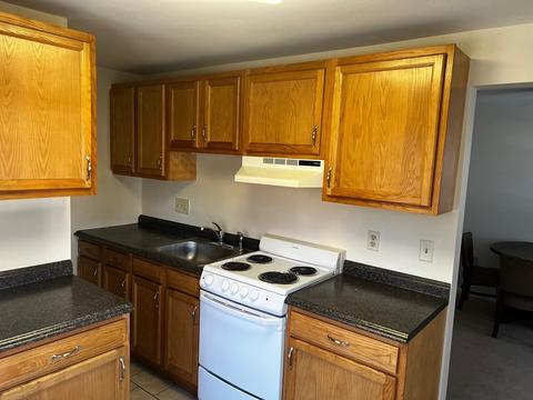 188 School St, Chicopee, MA 01013 photo 8