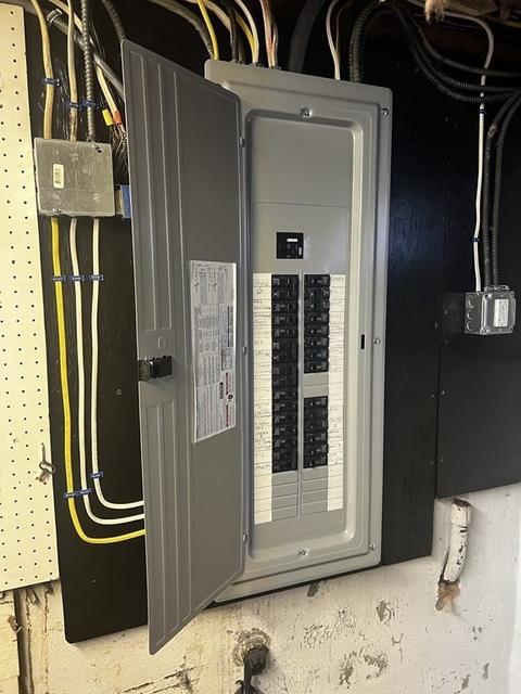 188 School St, Chicopee, MA 01013 photo 5