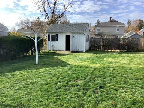 34 Sampson St, Chicopee, MA 01020 photo 3