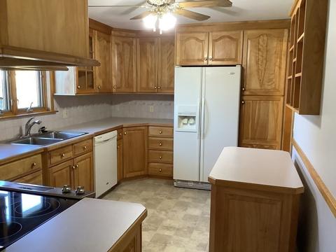34 Sampson St, Chicopee, MA 01020 photo 4
