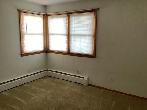 34 Sampson St, Chicopee, MA 01020 photo 11