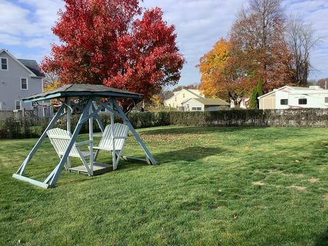 34 Sampson St, Chicopee, MA 01020 photo 2