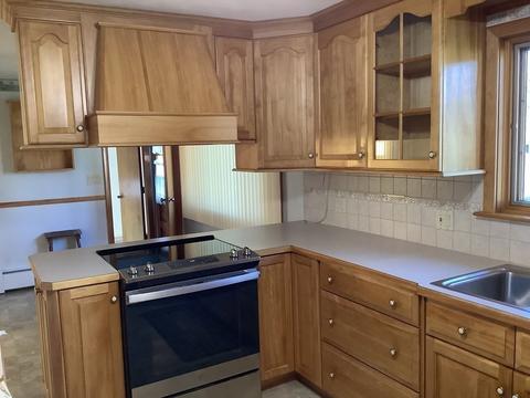 34 Sampson St, Chicopee, MA 01020 photo 5