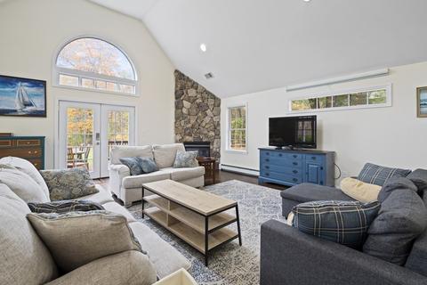 1 Leblanc Dr, Danvers, MA 01923 photo 3