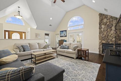 1 Leblanc Dr, Danvers, MA 01923 photo 4