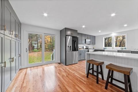 9 Whiting Ave, Walpole, MA 02081 photo 8