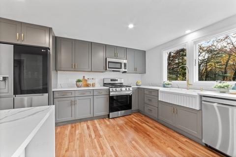 9 Whiting Ave, Walpole, MA 02081 photo 1