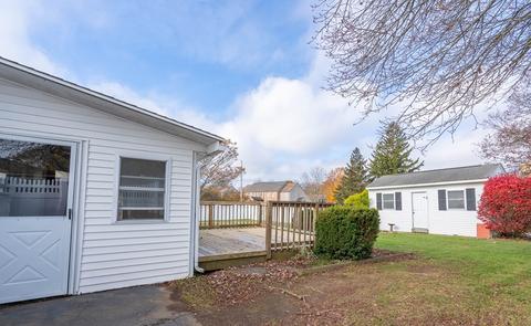 17 Normandy Ave, Webster, MA 01570 photo 4