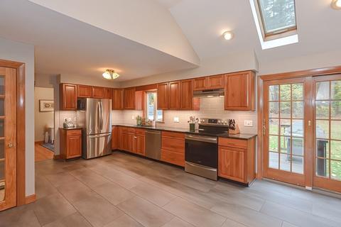 29 Providence St, Mendon, MA 01756 photo 5