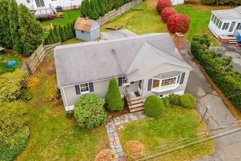 12 Daniel Rd, Wakefield, MA 01880 photo 2