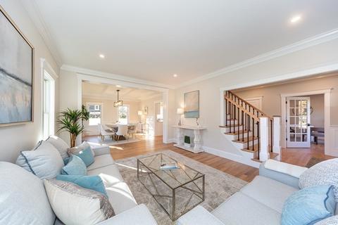 4 Whitcomb St, Natick, MA 01760 photo 8