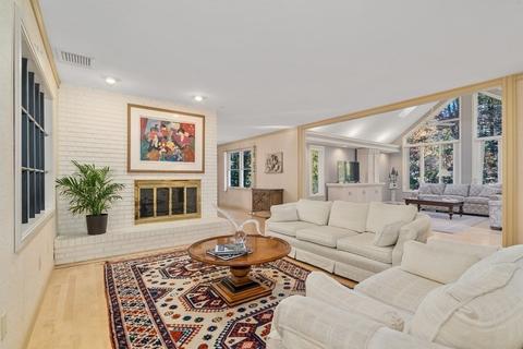 2 Hoosic Dr, Canton, MA 02021 photo 5