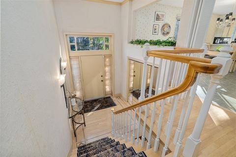 2 Hoosic Dr, Canton, MA 02021 photo 4
