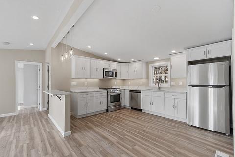 320 Temple St, Gardner, MA 01440 photo 8