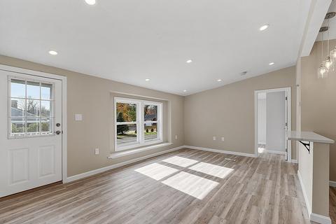 320 Temple St, Gardner, MA 01440 photo 4