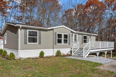 320 Temple St, Gardner, MA 01440 photo 3