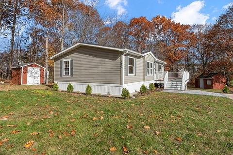 320 Temple St, Gardner, MA 01440 photo 2