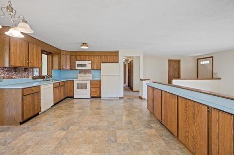220 James Cir, Mashpee, MA 02649 photo 15