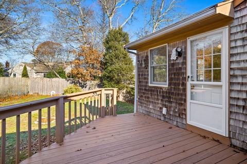 220 James Cir, Mashpee, MA 02649 photo 7