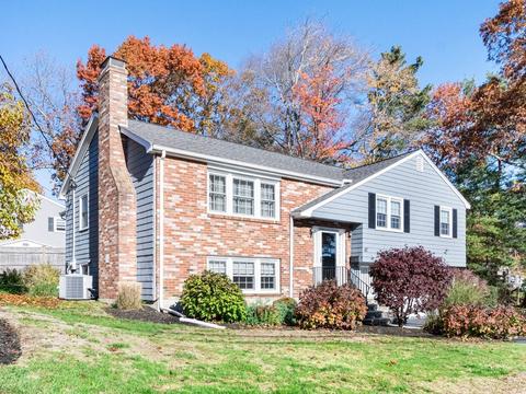 47 Robbins Rd, Walpole, MA 02081 photo 3