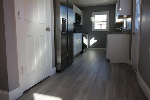 6 Aberdeen St, Fall River, MA 02721 photo 3