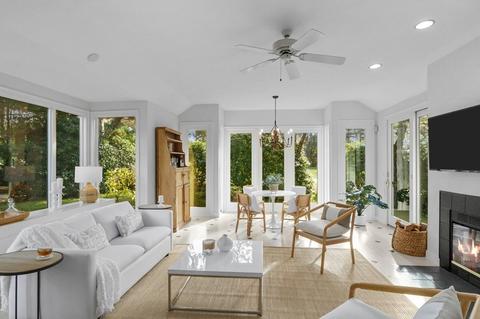 105 Willowbend Dr, Mashpee, MA 02649 photo 1