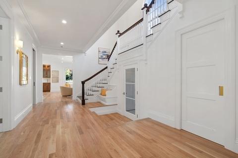 102 Dean Rd, Brookline, MA 02445 photo 3