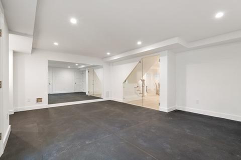 102 Dean Rd, Brookline, MA 02445 photo 32