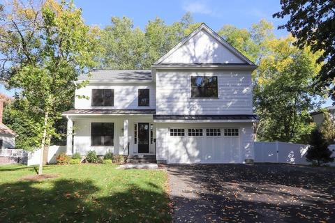 26 Lantern Ln, Wellesley, MA 02481 photo 1