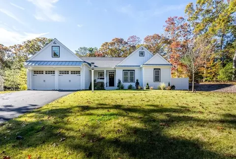 9 Tudor Ter, Mashpee, MA 02649 photo 2
