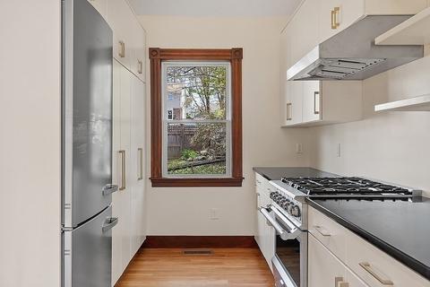 19 Walnut St, Maynard, MA 01754 photo 6