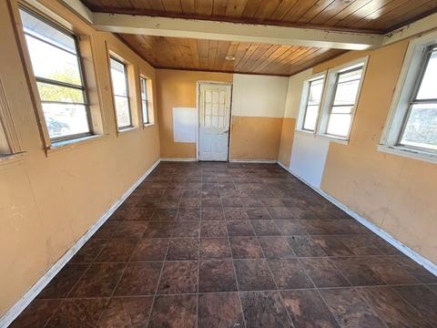 85 Covington St, Springfield, MA 01119 photo 9
