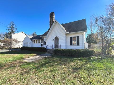 85 Covington St, Springfield, MA 01119 photo 2