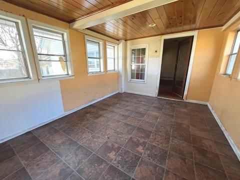 85 Covington St, Springfield, MA 01119 photo 8