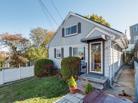 6 Parkview Rd, Everett, MA 02149 photo 1