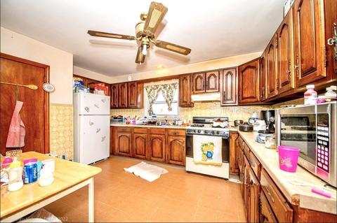 240 Quequechan, Fall River, MA 02723 photo 18