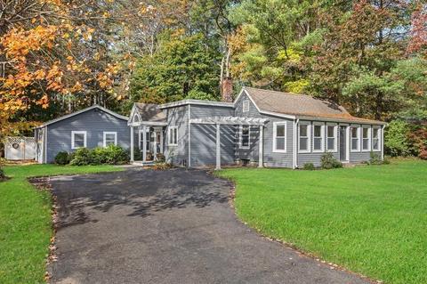 55 Spring St, Hanover, MA 02339 photo 1